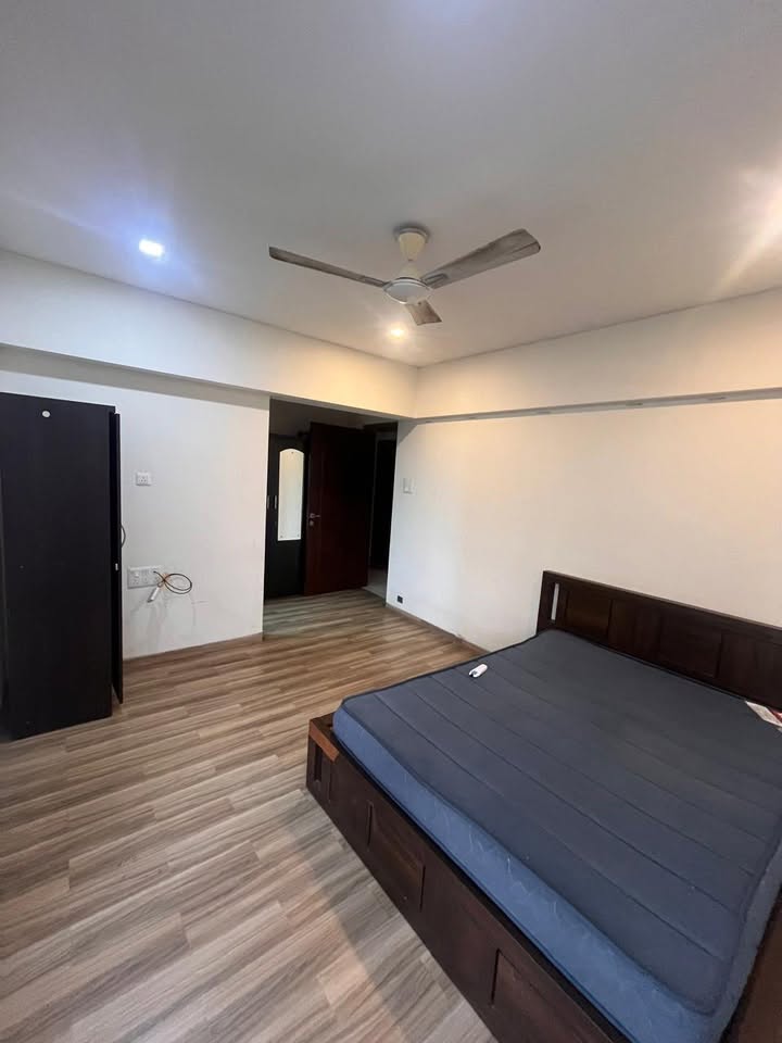 Room available in furnished 3BHK, Malad East - photo 2