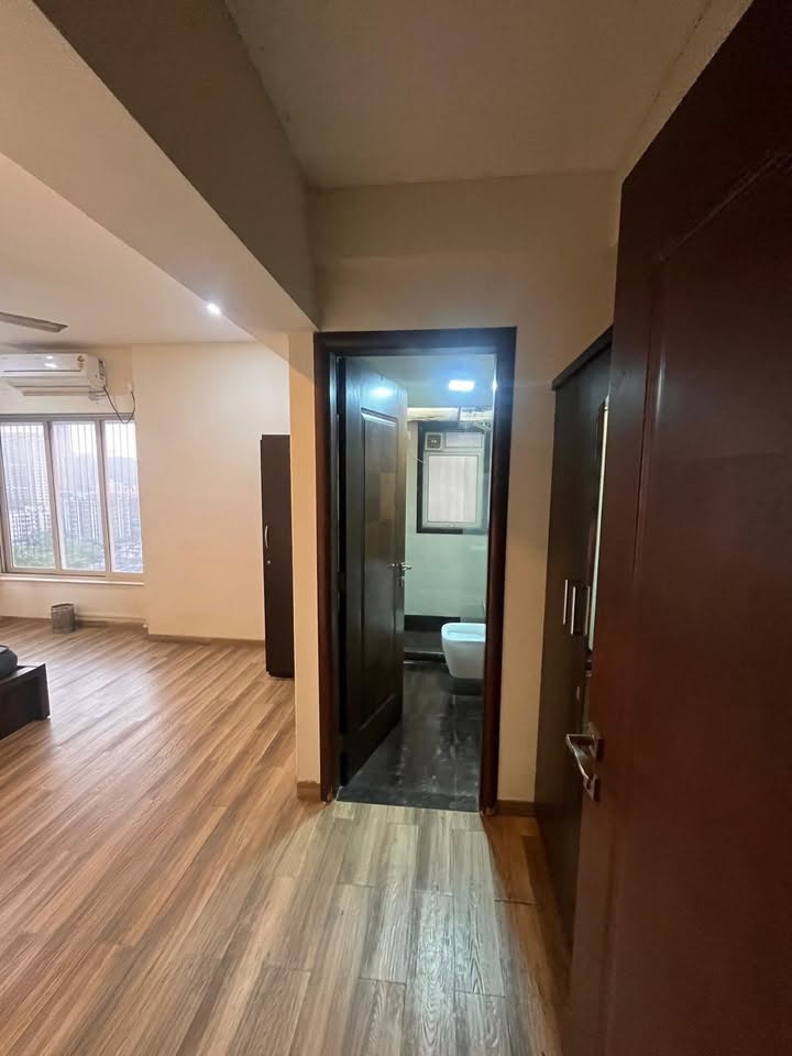 Room available in furnished 3BHK, Malad East - photo 4