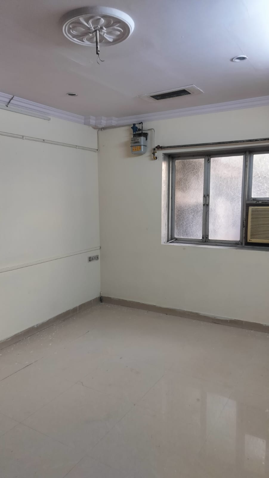 2BHK Unfurnished Flat for Rent in Goregaon West — photo 2