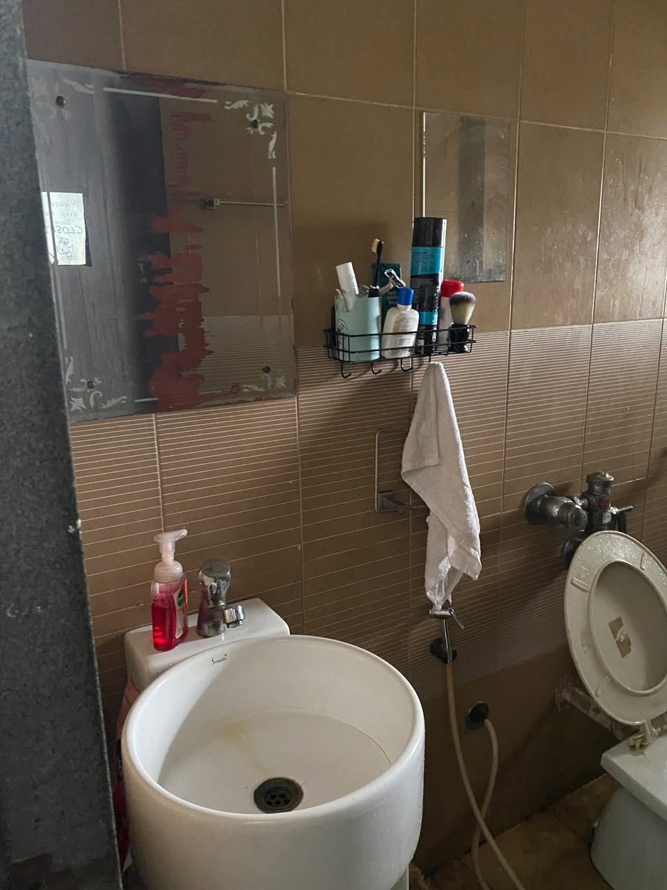 Room Available for Rent in DSK Madhuban, Andheri East — photo 3