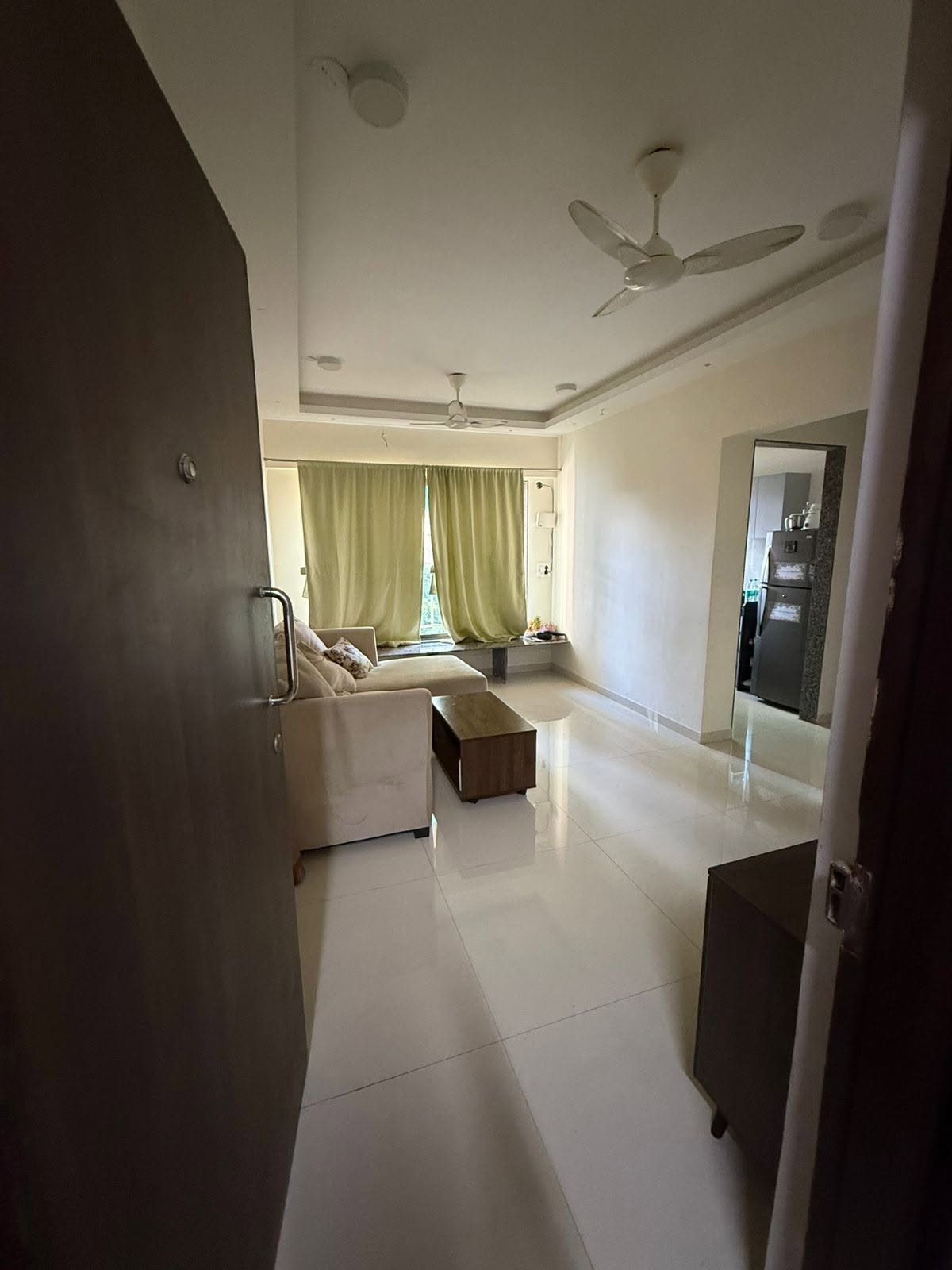 Private room in 2BHK, Versova (Yari Road)