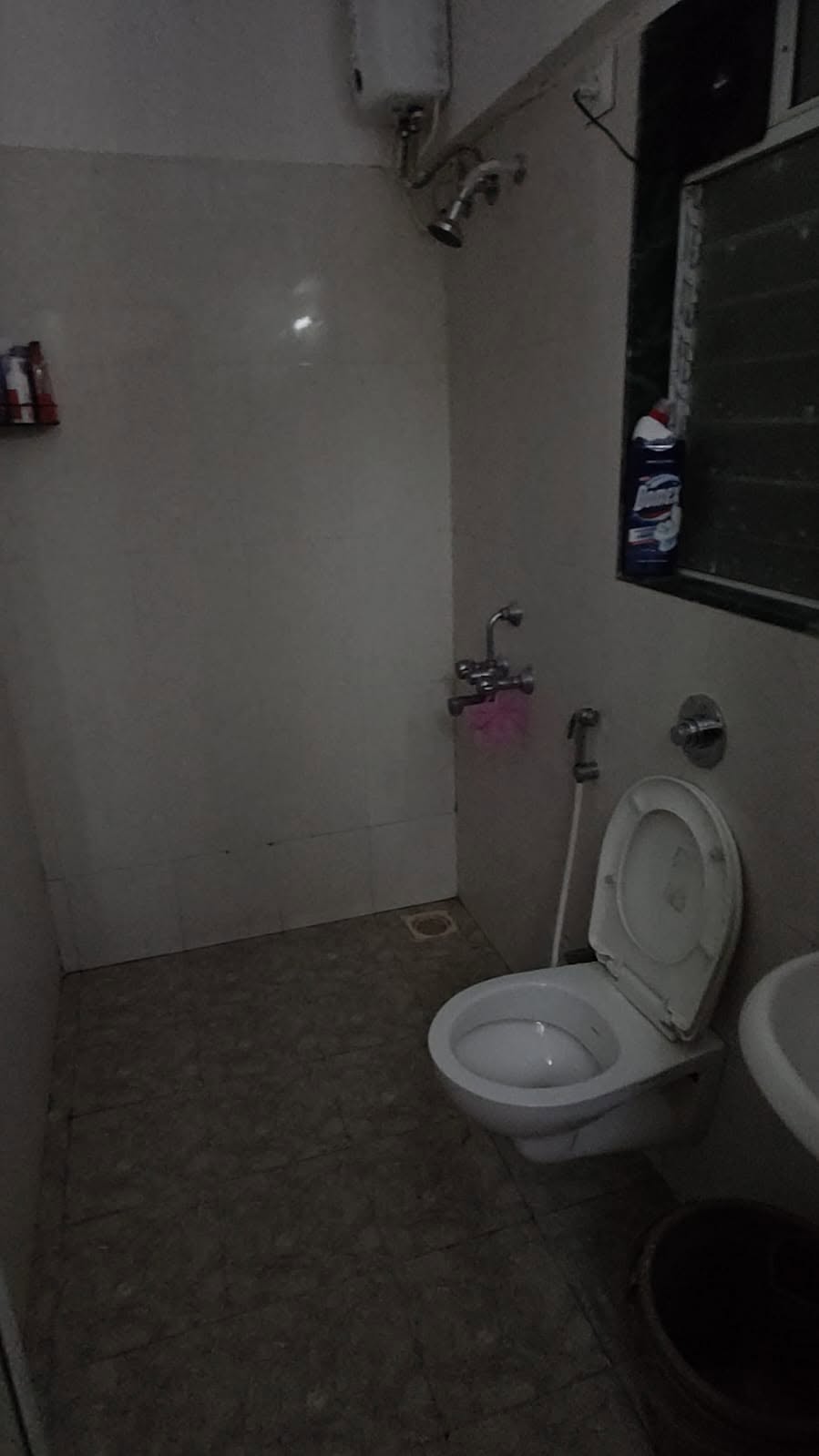 1 BHK Available – Romell Building, Andheri East - photo 2