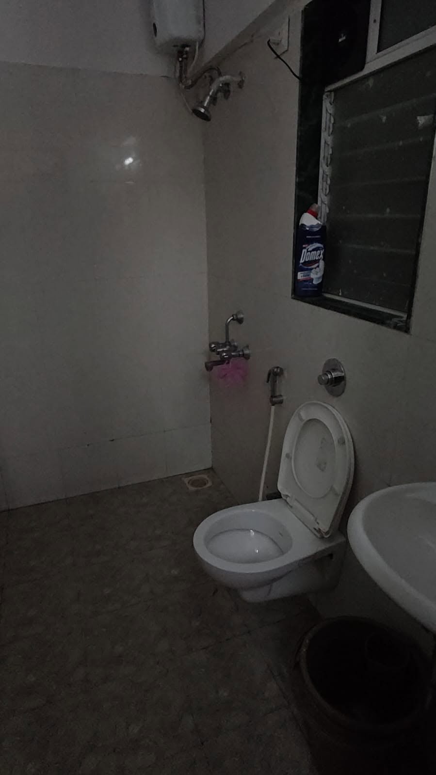 1 BHK Available – Romell Building, Andheri East - photo 3