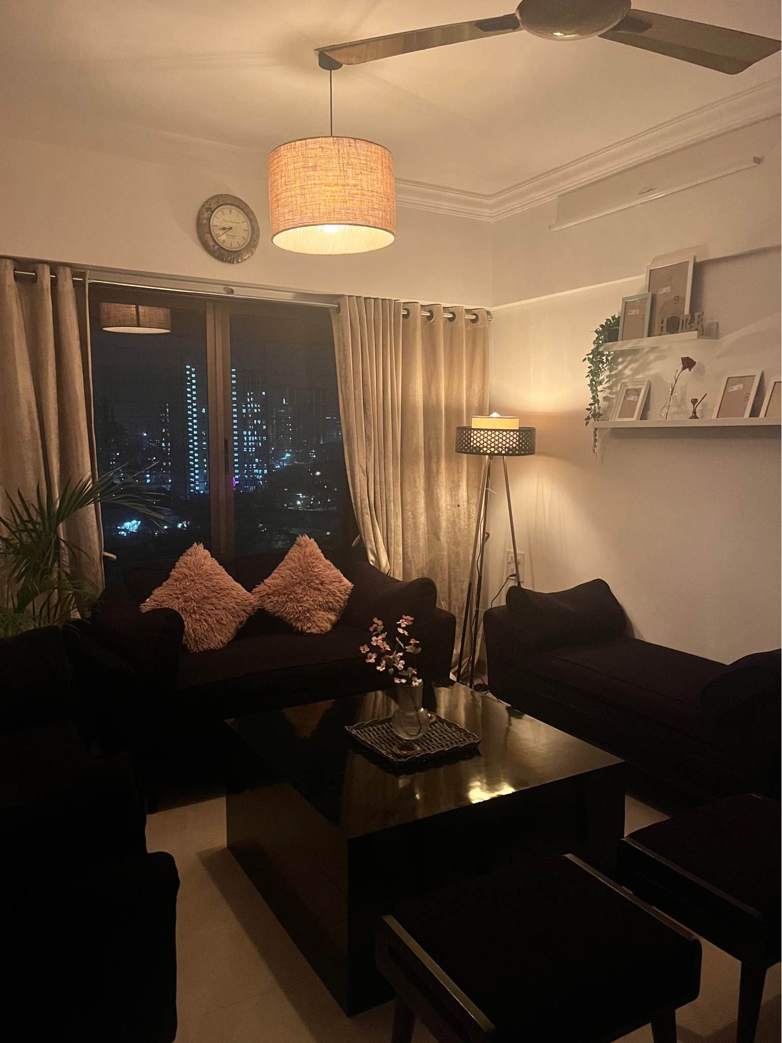 Fully furnished master bedroom in Andheri West — photo 3