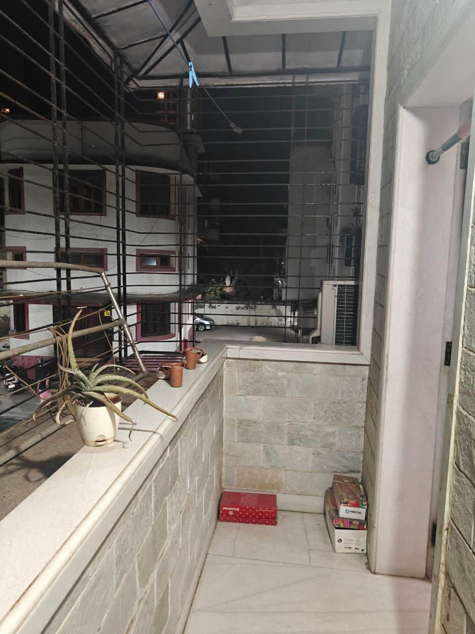 Single Occupancy for Female@35k final-At Matunga West - photo 2