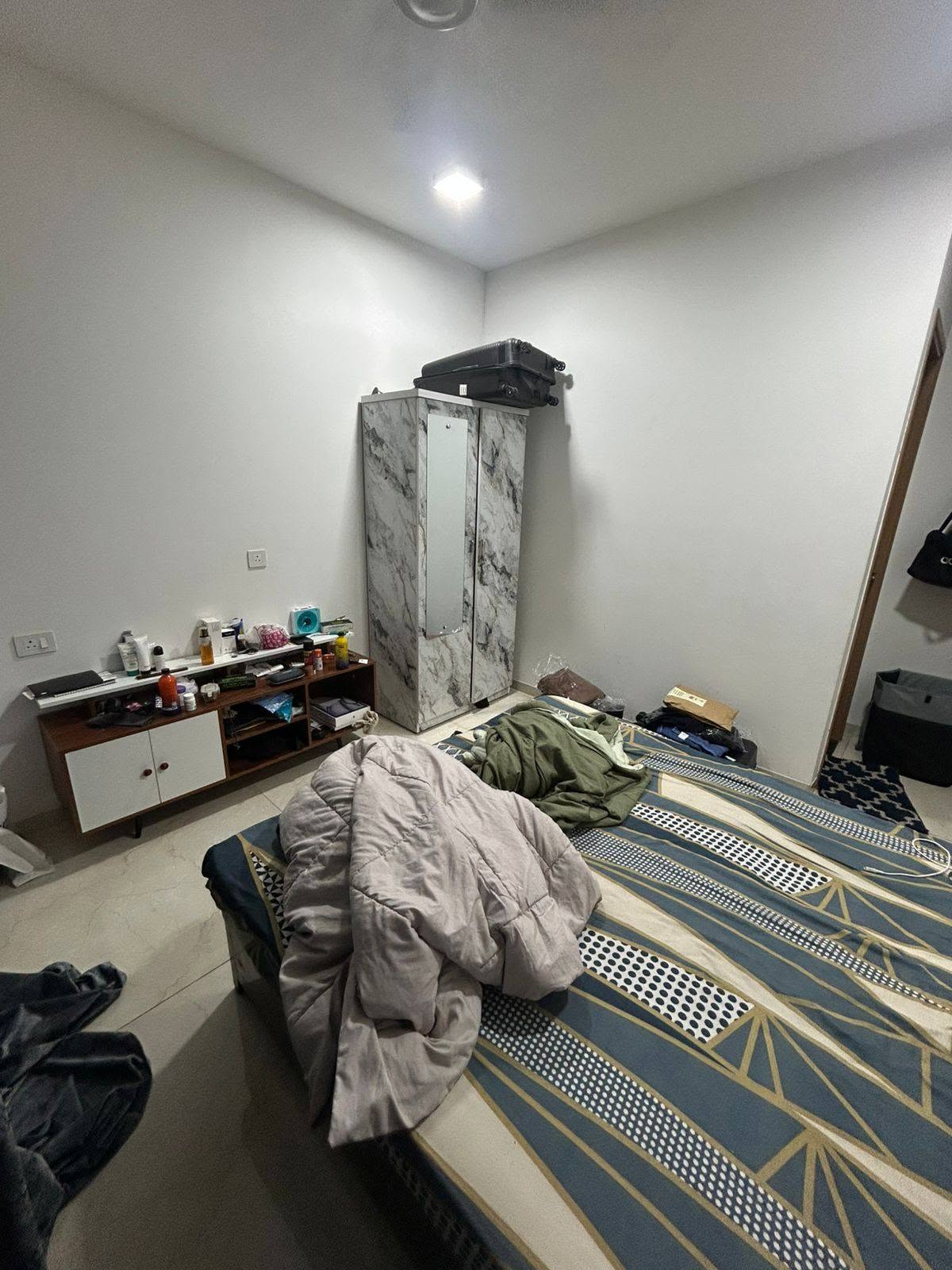 Shared Master Bedroom in Powai — photo 3