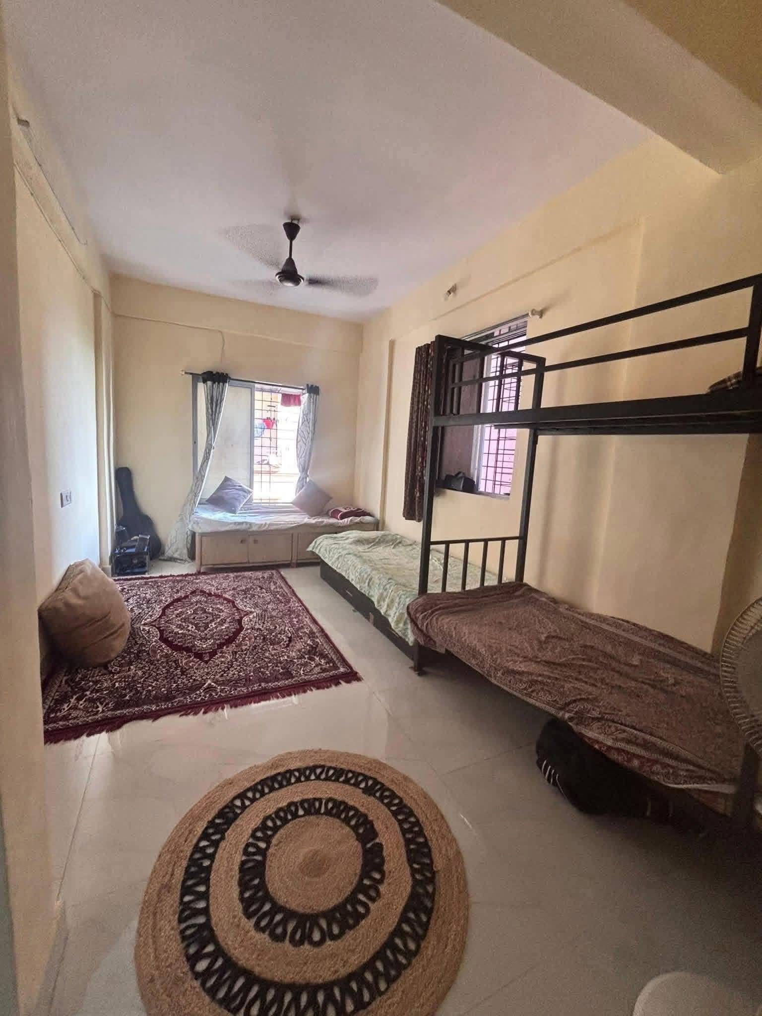 Roommate Required – 1BHK in Versova Village, Andheri West — photo 2