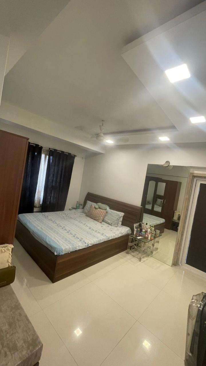 Looking for flatmate in 3BHK Dadar East/Wadala