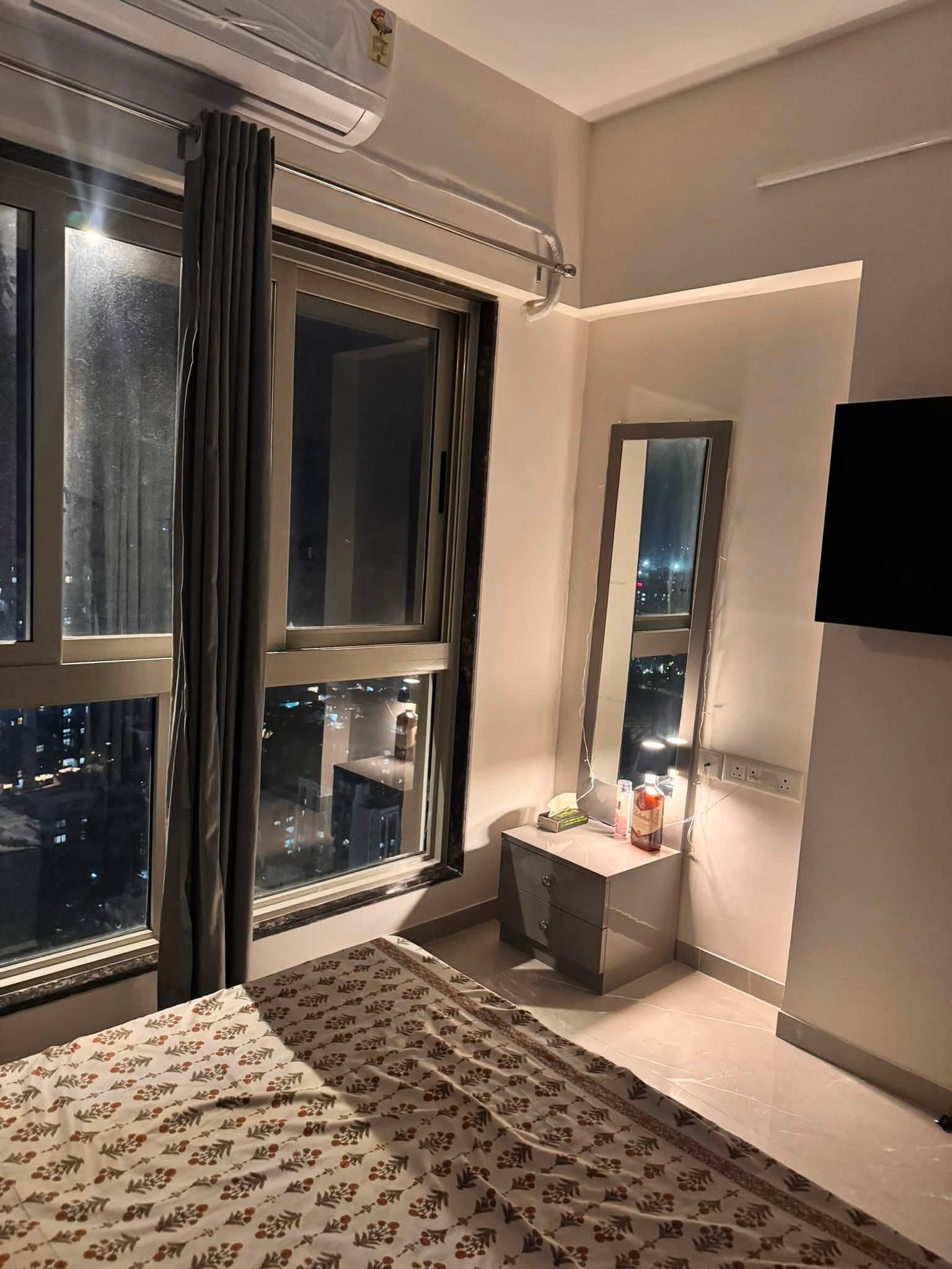 Roommate wanted in fully furnished 2BHK
