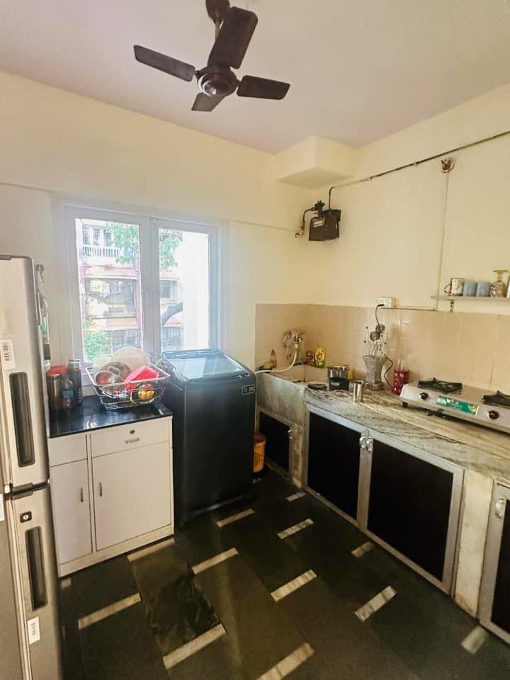 Looking for female flatmate in 2BHK