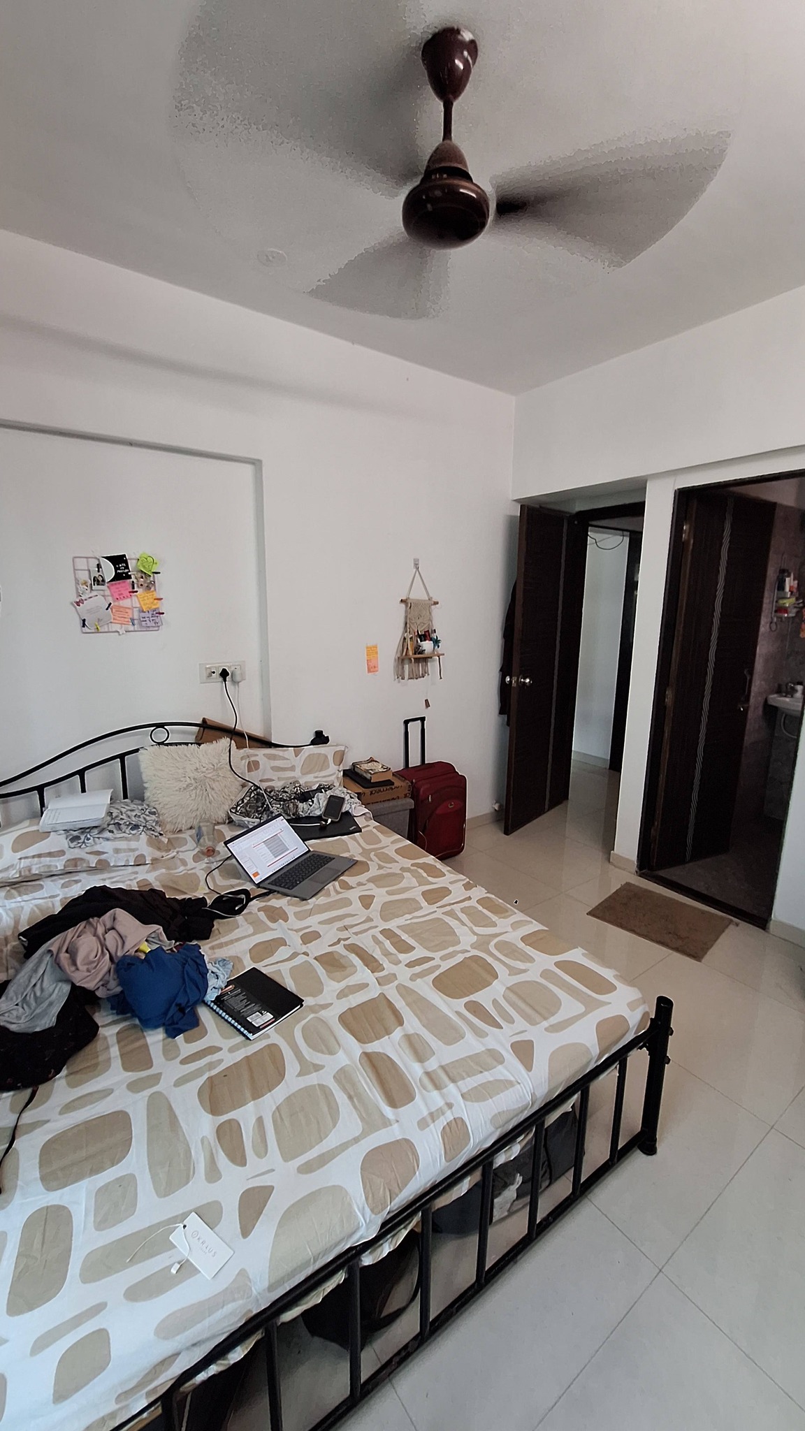 Single occupancy master bedroom in Malad East