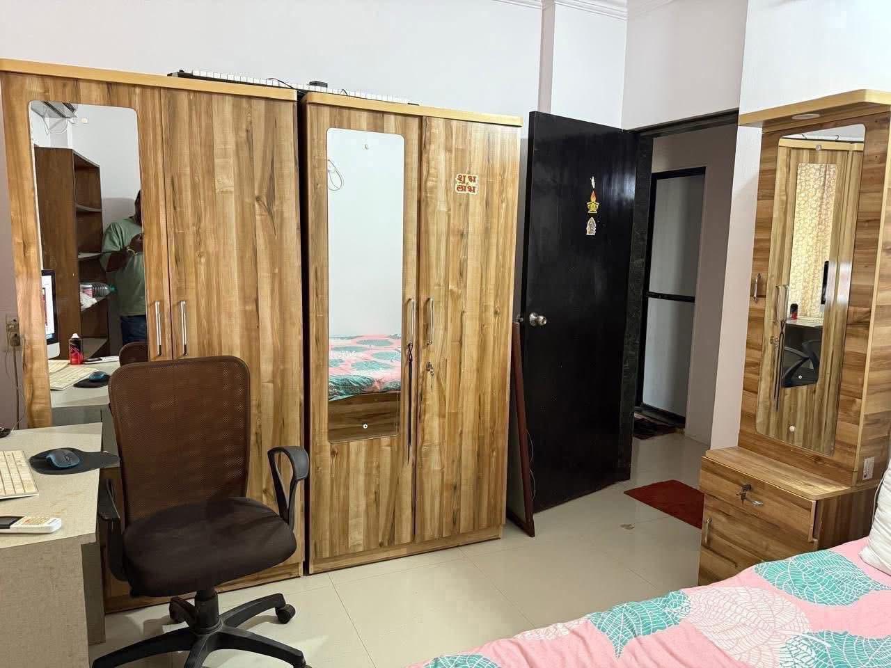 Room Available for Male Flatmate in Oshiwara, Andheri West
