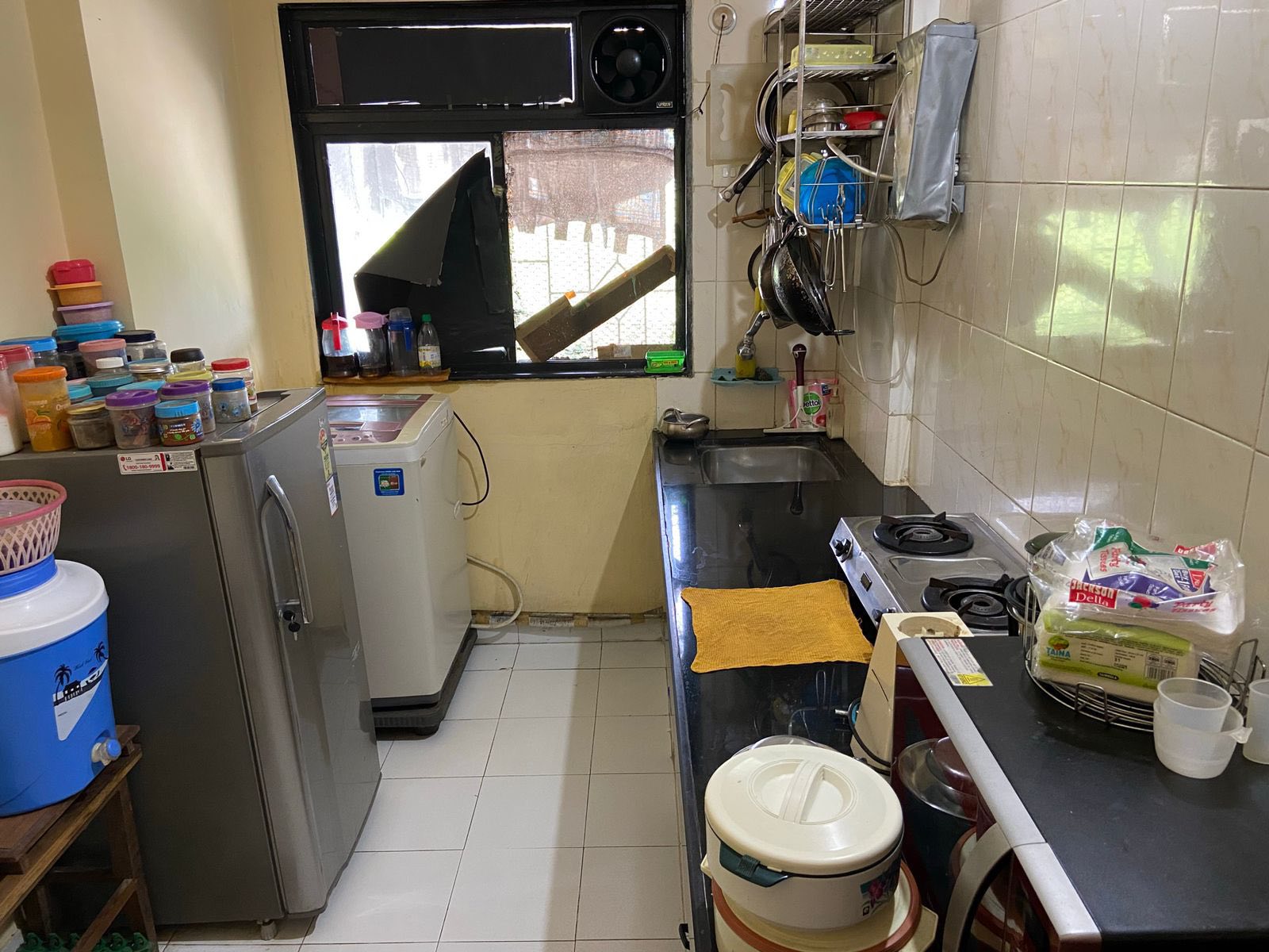 Flatmate needed for master bedroom in 2BHK, Goregaon East — photo 5