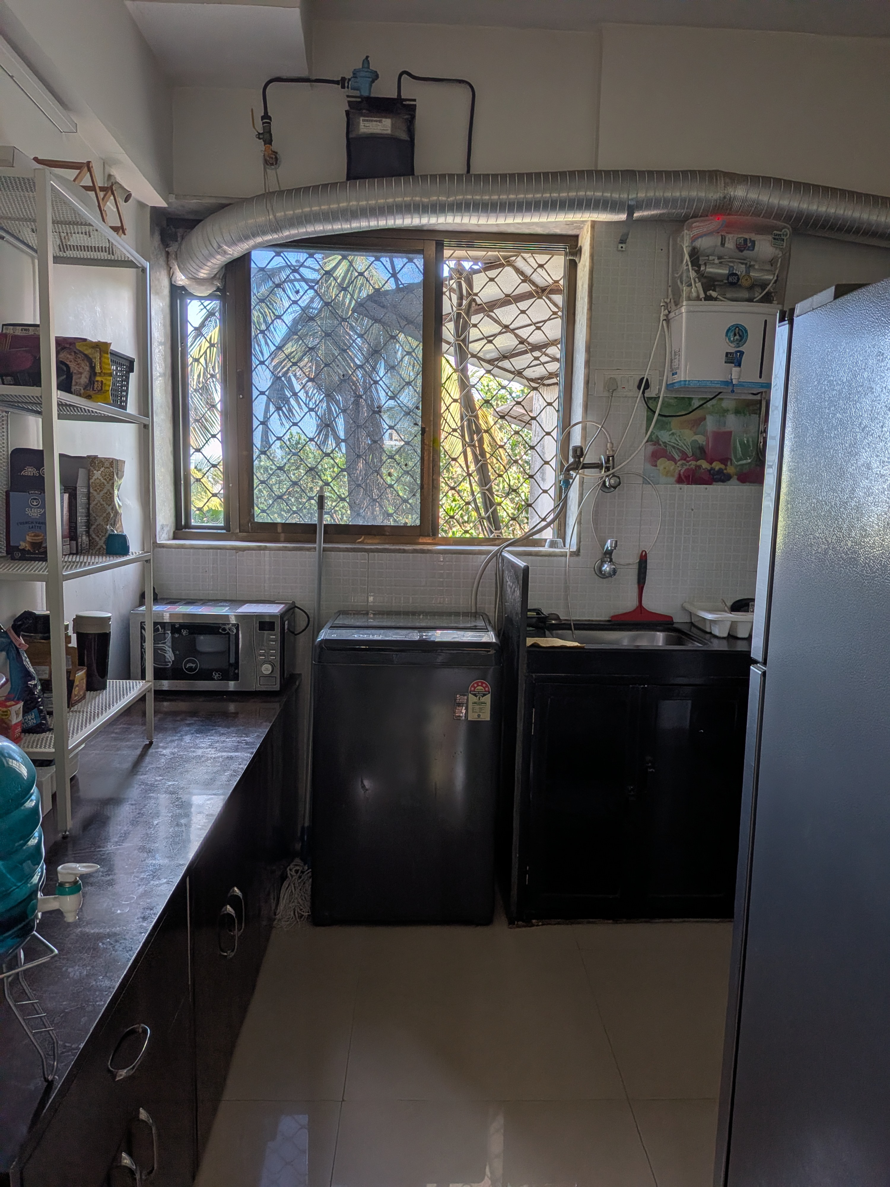 Fully furnished 1BHK Andheri West — photo 4